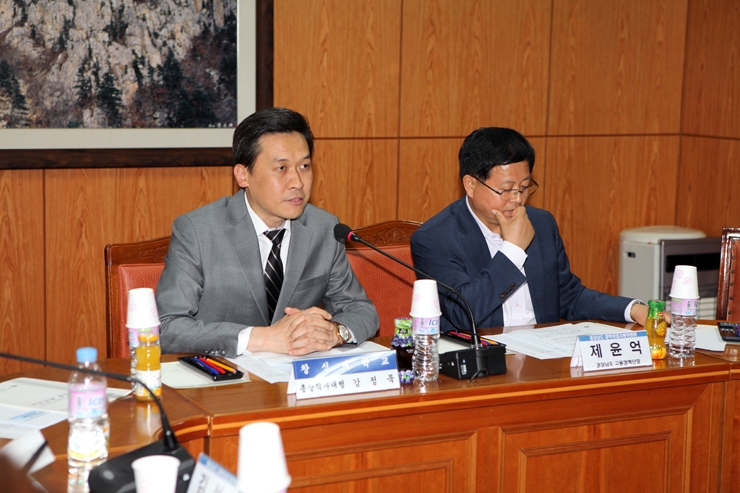 제17차-경상남도-대학-취업지원위원회의-1.jpg 제17차-경상남도-대학-취업지원위원회의-1.jpg