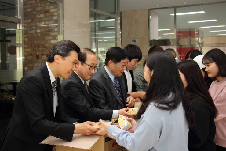 도서관방문.jpg 도서관방문.jpg