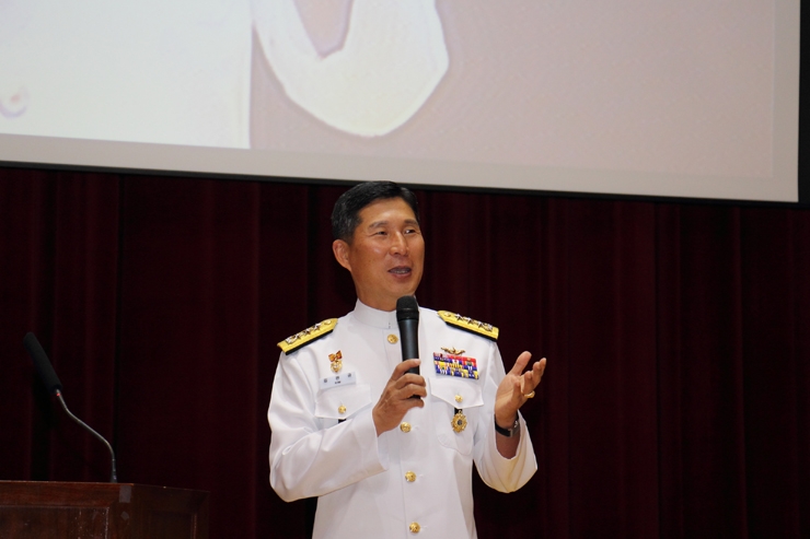 해군교육사령관-김판규-제독-초청강연2.jpg 해군교육사령관-김판규-제독-초청강연2.jpg