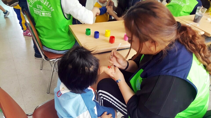 사회봉사단 자원봉사 활동4.jpg 사회봉사단 자원봉사 활동4.jpg