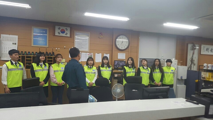 지역경찰 체험 및 합동 순찰2.jpg 지역경찰 체험 및 합동 순찰2.jpg