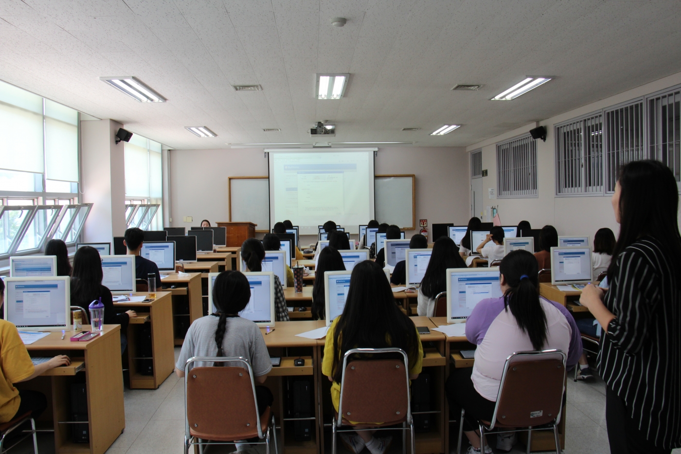 재학생 레포트 작성을 위한 학술DB 활용 교육1.JPG 재학생 레포트 작성을 위한 학술DB 활용 교육1.JPG