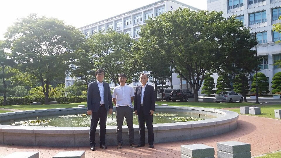 졸업생_황수현(2009학번)_군.jpg 졸업생_황수현(2009학번)_군.jpg